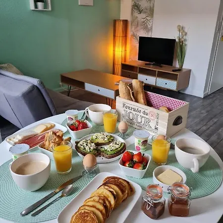 Côté Terre, Avec Piscine Chauffée Appartement