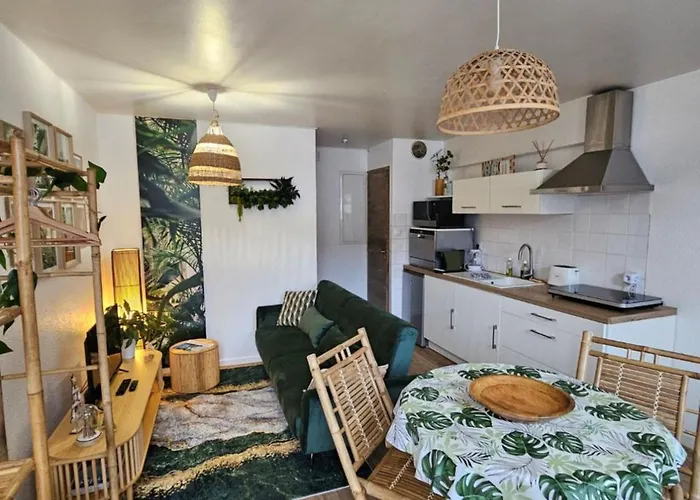 Côté Terre, Avec Piscine Chauffée Appartement